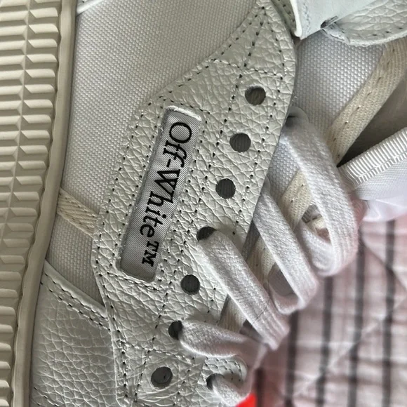 Off- White c/o Virgil Abloh Off Court 3.0 Top Sneaker - Picture 6 of 13